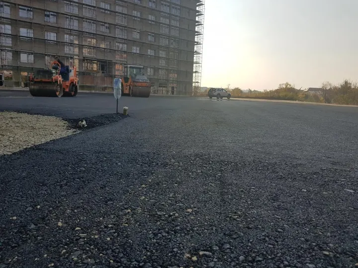 Lucrări de asfaltare — Vișoianu — imaginea 4